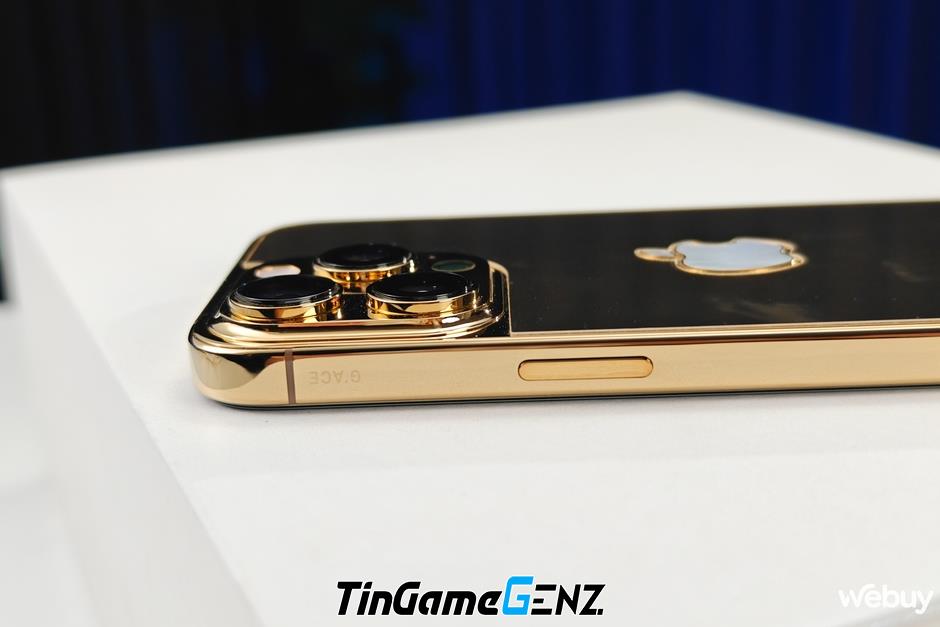 Cận Cảnh iPhone 16 Pro Max Mạ Vàng 24K: Chỉ 200 Chiếc Trên Thế Giới, Giá Gần 100 Triệu Đồng!