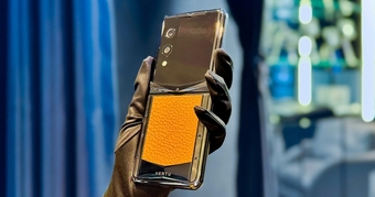 "Cận cảnh mẫu smartphone gập triệu đô: Trải nghiệm công nghệ đỉnh cao!"