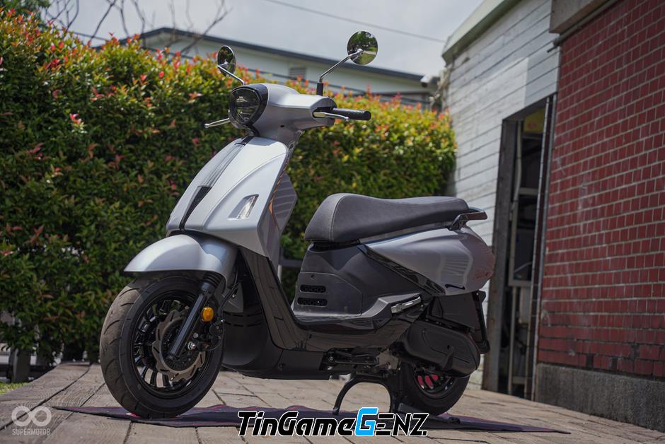 Cận Cảnh Mẫu Xe Tay Ga 158cc Của SYM: Kết Hợp Giữa Phong Cách Vespa Và Tính Thực Dụng Của Honda Cận Cảnh Mẫu Xe Tay Ga 158cc Của SYM: Kết Hợp Giữa Phong Cách Vespa Và Tính Thực Dụng Của Honda
