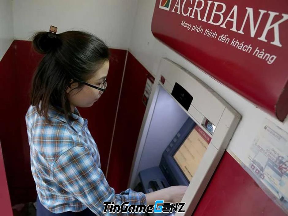 "Cảnh Báo Khách Hàng Agribank: Đừng Quên Cập Nhật Thông Tin Tại Chi Nhánh Để Tránh Khóa Thẻ!"