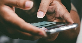 "Cảnh Giác: Tin Nhắn SMS, Zalo, Facebook Có Nguy Cơ Đánh Cắp Thông Tin Cá Nhân và Tiền Từ Tài Khoản Ngân Hàng"