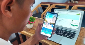 "Cặp Vợ Chồng Phát Hiện Nhận 200 Triệu Đồng Qua Tài Khoản Ngân Hàng - Nguy Cơ Lừa Đảo Khi Có Cuộc Gọi Đòi Hoàn Trả" "Cặp Vợ Chồng Phát Hiện Nhận 200 Triệu Đồng Qua Tài Khoản Ngân Hàng - Nguy Cơ Lừa Đảo Khi Có Cuộc Gọi Đòi Hoàn Trả"
