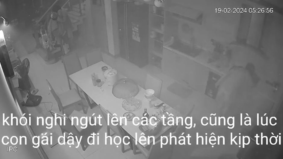 Clip: Chuột chạy qua bếp gây hú vía, nhà bốc cháy nghi ngút