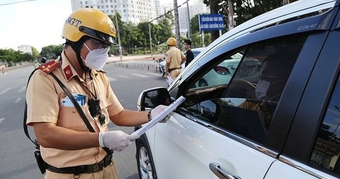 "CSGT Hướng Dẫn Nộp Phạt Giao Thông Đơn Giản Tại Nhà: Không Cần Đến Trụ Sở, Không Lo Bị Giữ Bằng Lái"