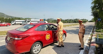 "Cục CSGT Ra Thông Báo Quan Trọng: Hơn 700.000 Học Viên Lái Xe Trên Toàn Quốc Sẽ Được Cập Nhật Thông Tin Mới"