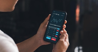 "Cuộc Đua Cá Nhân Hóa Đầu Tư: VNDirect, TCInvest, Finhay và Anfin Chinh Phục Người Dùng Như Thế Nào?"