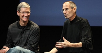 Cuộc tranh cãi tồi tệ giữa Steve Jobs và Tim Cook về iPhone