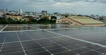 "Đánh Giá Tăng Vọt: Người Dùng Mỹ Đang Hài Lòng Hơn Với Điện Mặt Trời"