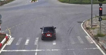 "Danh Sách 115 Xe Máy, Ô Tô Vi Phạm Đèn Đỏ: Hành Động Nhanh Chóng Để Nộp Phạt Ngay"