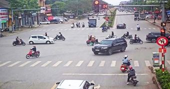 "Danh sách xe máy, ô tô vi phạm vượt đèn đỏ: Cách liên hệ công an nộp phạt nhanh chóng"