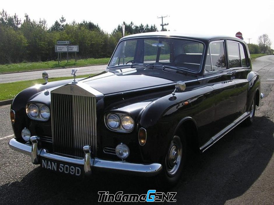 Diễn viên nổi tiếng bỏ quên Rolls-Royce Phantom suốt 25 năm, tiền gửi lên đến hàng chục tỷ đồng