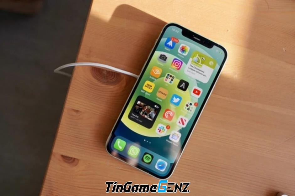 Điều gì khiến dòng smartphone Apple này đáng mua hơn iPhone 15 với giá 