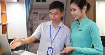 "Điều Tra Giá Internet Trên Máy Bay: Vietnam Airlines So Sánh Với Cathay, Emirates Và Các Hãng Khác"