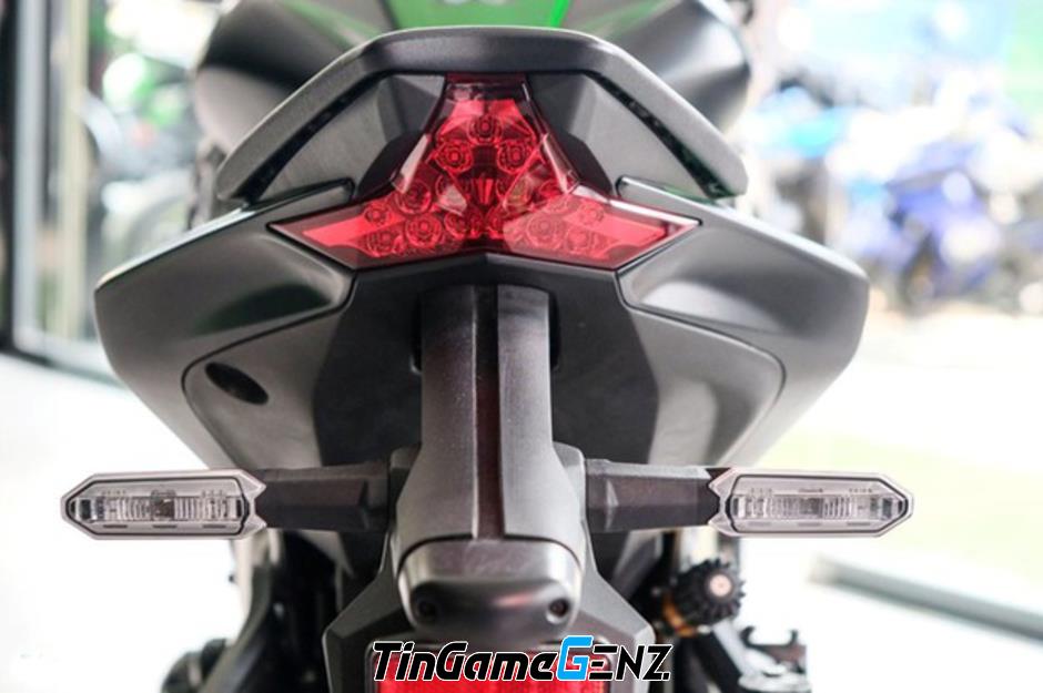 Độ Mixi mua Kawasaki Z1000 với giá trên 400 triệu: Từ R15 đến khao khát chơi xe phân khối lớn