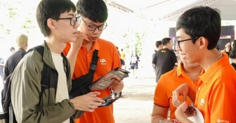 "FPT Telecom tài trợ Chung kết VCS Mùa Hè 2024"