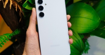 "Galaxy A55 5G Sắp Đón Nhận Sự Cập Nhật One UI 8: Tin Vui Đáng Mong Chờ!" "Galaxy A55 5G Sắp Đón Nhận Sự Cập Nhật One UI 8: Tin Vui Đáng Mong Chờ!"