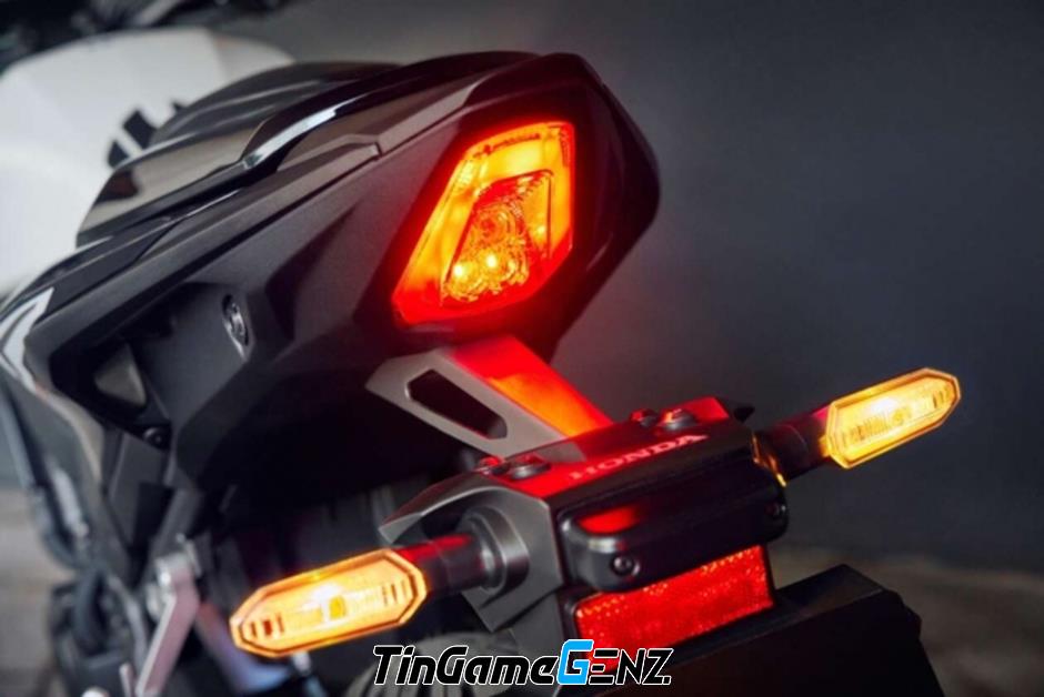 Honda CB500 Hornet 2024: Khám phá mẫu xe với giá khoảng 180 triệu đồng.