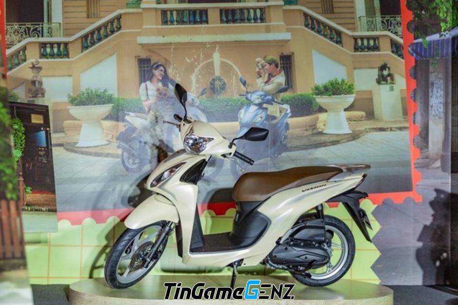 Honda Vision 2024 phiên bản cổ điển ra mắt tại đại lý với mức giá tăng đột biến.