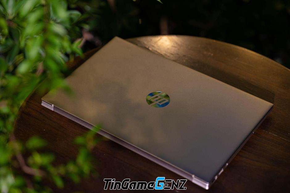 "HP Pavilion 15: Sức mạnh tiềm ẩn trong thiết kế mỏng nhẹ"