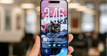 "iOS 26: Sự Cố Kỳ Lạ Kích Hoạt Phản Ứng Mạnh Mẽ Từ Người Dùng iPhone"