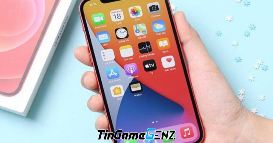 iPhone 12 giảm thêm cả triệu đồng sau Tết 2024