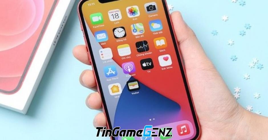 iPhone 12 tháng 4/2024: Giảm giá bản 128GB so với tháng trước