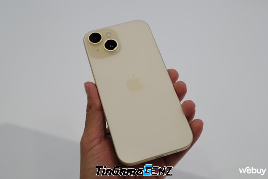 iPhone 15 và iPhone 15 Plus có màn hình 