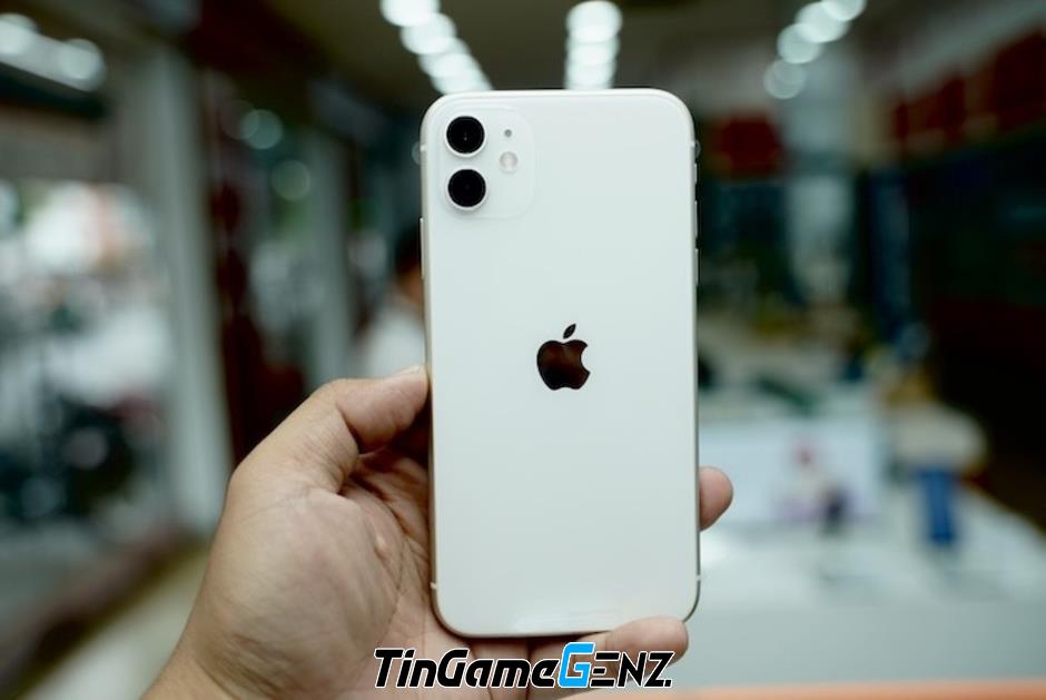 iPhone cũ, mới giảm giá cuối tháng 3