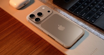 "iPhone Mới Ra Mắt: Liệu Có Đủ Sức Đe Dọa Samsung và Sony?"