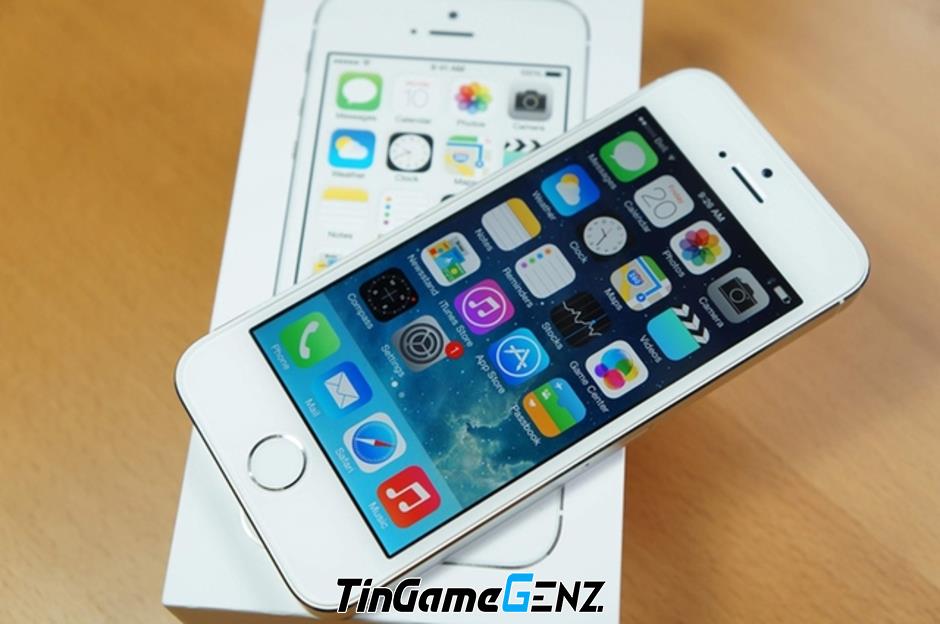 iPhone phổ biến với người Việt chính thức ra mắt mẫu mới và chia tay