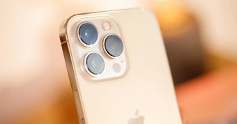 iPhone viền thép nhẹ, camera zoom 3x, giá cực tốt