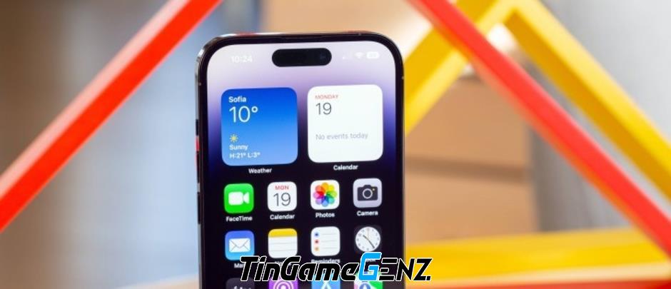 iPhone viền thép với Dynamic Island, giá rẻ hơn iPhone 15 Pro 10 triệu đồng.