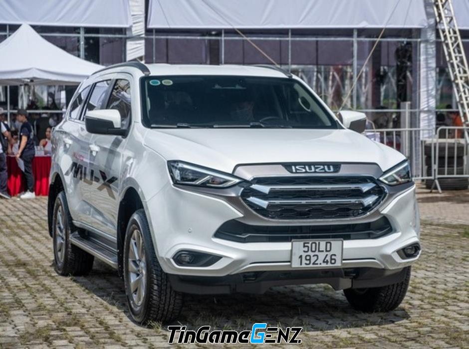 Isuzu mu-X giảm giá 170 triệu tại đại lý, chỉ còn bản base, số lượng ít