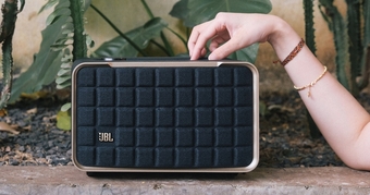 JBL Authentics 200: Sự kết hợp độc đáo giữa hoài cổ và chất âm hiện đại