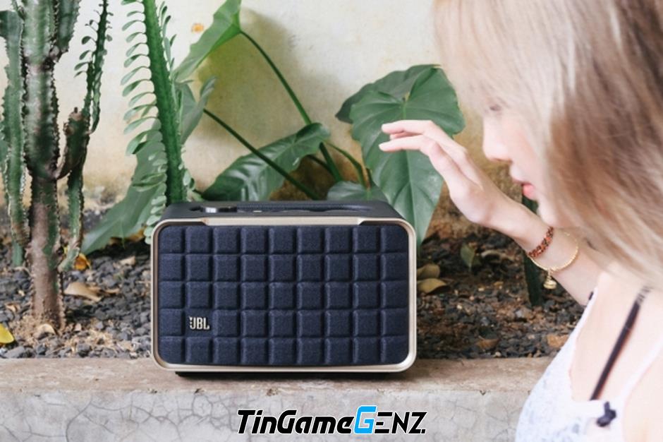 JBL Authentics 200: Sự kết hợp độc đáo giữa hoài cổ và chất âm hiện đại