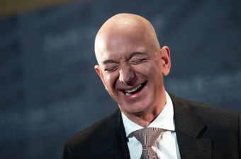 Jeff Bezos vượt qua Elon Musk, trở thành người giàu nhất thế giới