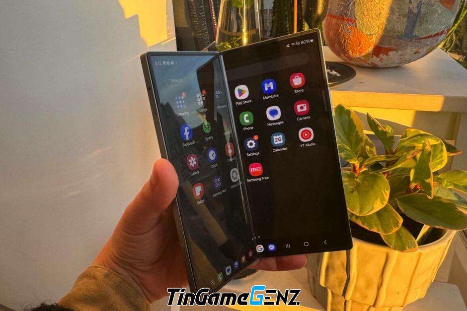 Khám Phá 3 Smartphone Màn Hình Gập Ấn Tượng Nhất 2023: Không Thể Bỏ Qua!