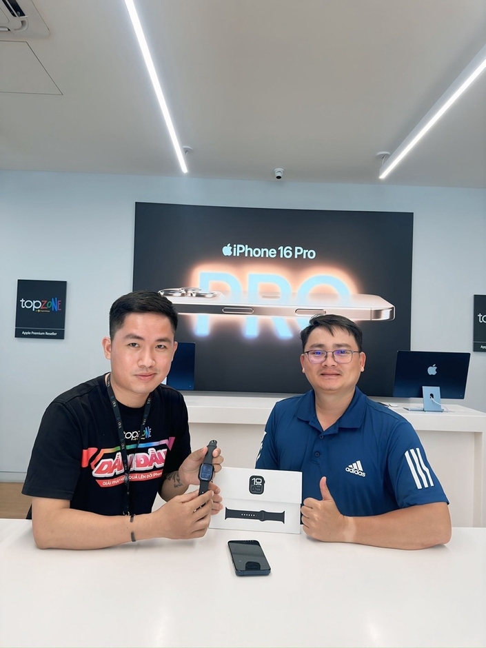 "Khám Phá Apple Watch S10 Mỏng Nhẹ, Hiệu Năng Vượt Trội Tại TopZone - Đừng Bỏ Lỡ Cơ Hội Trải Nghiệm Đầu Tiên!"