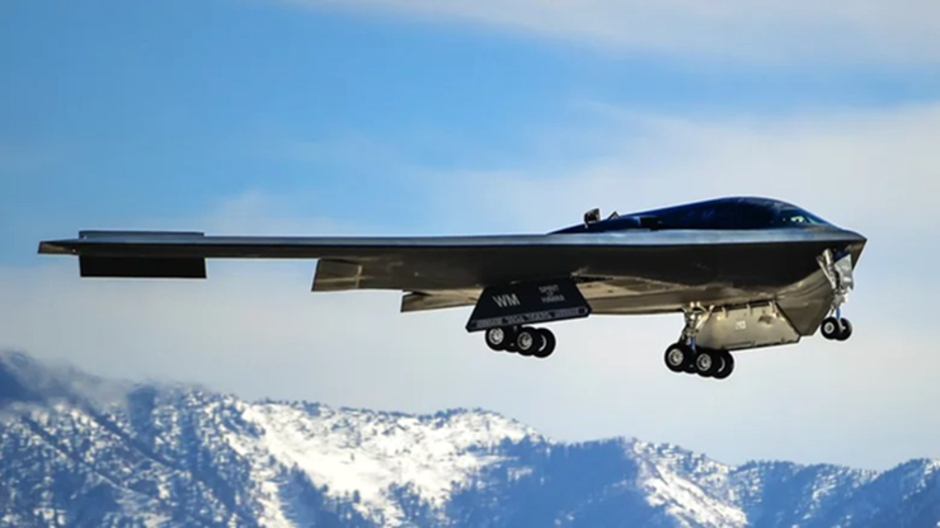 Khám Phá Bên Trong B-2 Spirit: Bí Mật Của Những Cuộc Ném Bom Lịch Sử và Tầm Quan Trọng Của Chiến Tranh Hiện Đại