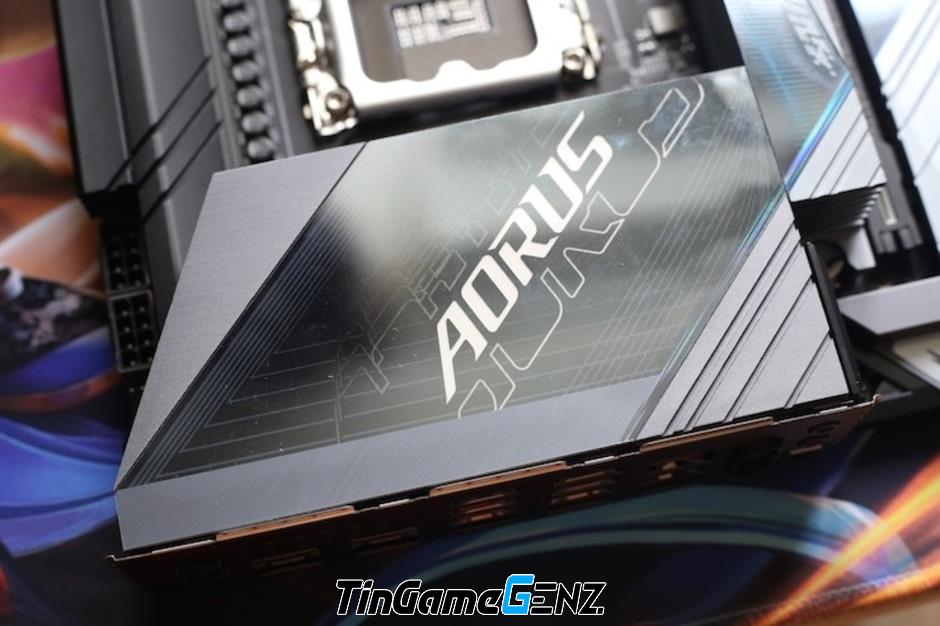 Khám Phá Bo Mạch Chủ Aorus Z890: Đầu Tiên Hỗ Trợ CPU Intel Thế Hệ Mới!