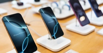 "Khám Phá Chiếc iPhone Bị Chê Bái Nhưng Đang Là Lựa Chọn Hot Nhất Tại Việt Nam"