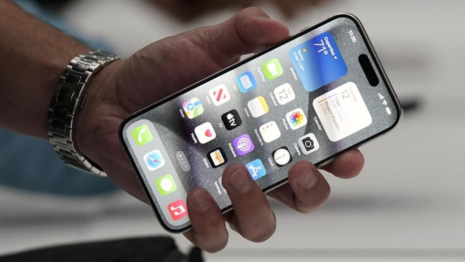 Khám Phá Chiếc Smartphone Giá Rẻ Thiết Kế Sang Trọng Như iPhone 16 Pro Max Với Khả Năng Chụp Ảnh Tuyệt Đỉnh!