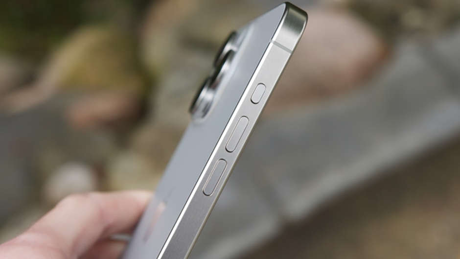 Khám Phá Chiếc Smartphone Giá Rẻ Thiết Kế Sang Trọng Như iPhone 16 Pro Max Với Khả Năng Chụp Ảnh Tuyệt Đỉnh!
