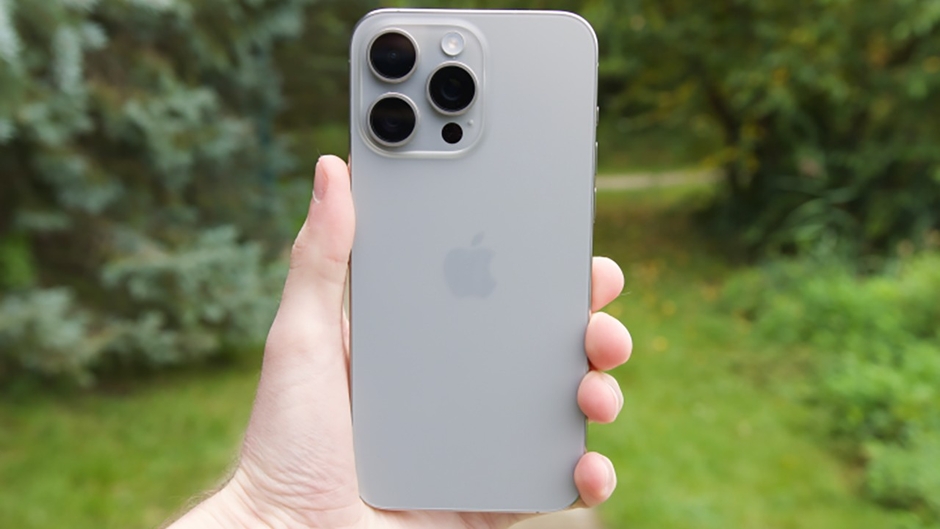 Khám Phá Chiếc Smartphone Giá Rẻ Thiết Kế Sang Trọng Như iPhone 16 Pro Max Với Khả Năng Chụp Ảnh Tuyệt Đỉnh!
