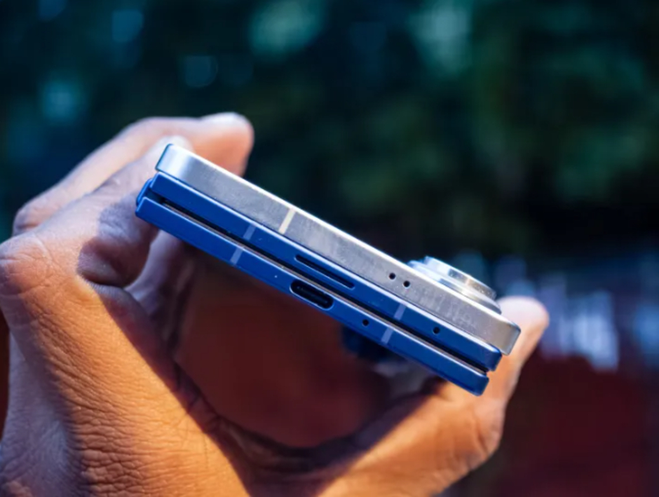 Khám Phá Chiếc Smartphone Màn Hình Gập Đẹp Nhất Năm 2023: Thiết Kế Đỉnh Cao Và Tính Năng Nổi Bật!