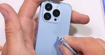 "Khám Phá Độ Bền iPhone Ultra Mini Giá Chỉ 1,54 Triệu Đồng: Liệu Có Đáng Mua?"