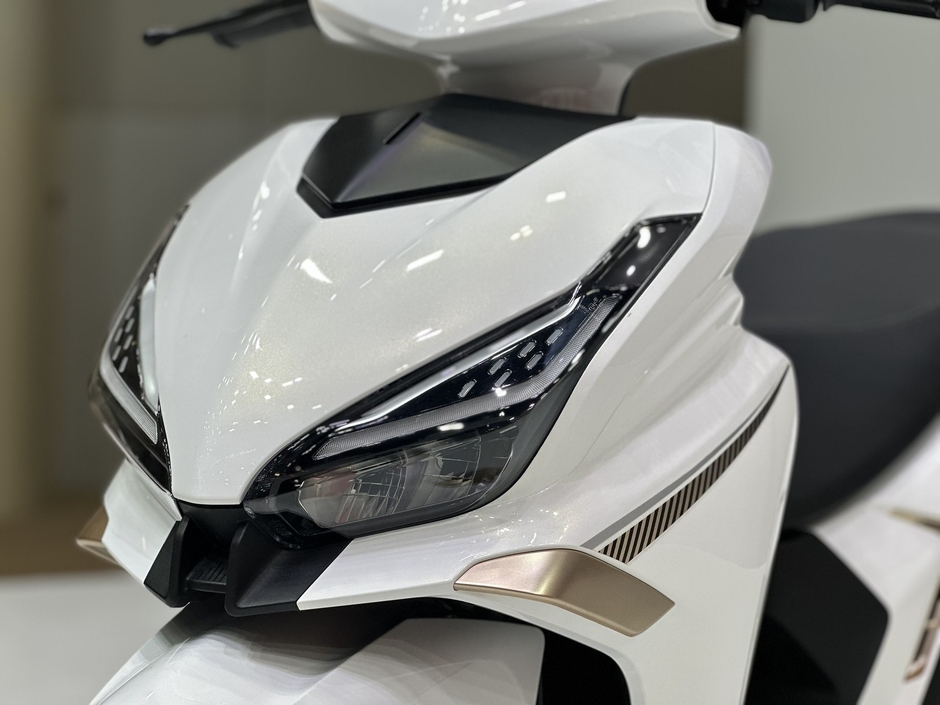 Khám Phá Đối Thủ Đáng Gờm Của Honda Vision Mới Ra Mắt Tại Việt Nam: Thiết Kế Cuốn Hút Với Giá Chưa Tới 30 Triệu Đồng! Khám Phá Đối Thủ Đáng Gờm Của Honda Vision Mới Ra Mắt Tại Việt Nam: Thiết Kế Cuốn Hút Với Giá Chưa Tới 30 Triệu Đồng!