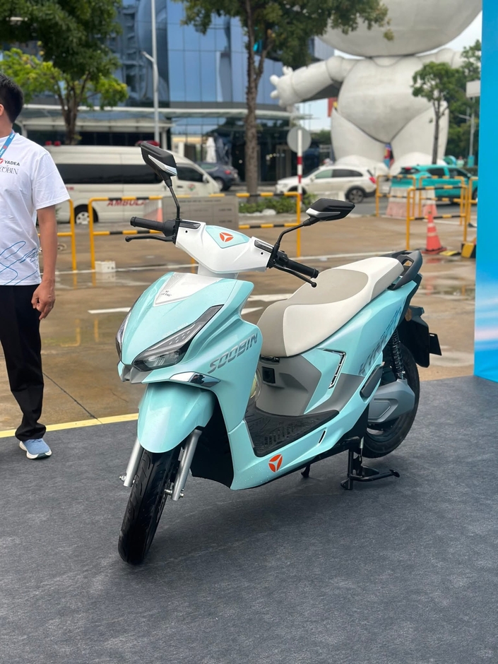 Khám Phá Đối Thủ Đáng Gờm Của Honda Vision Mới Ra Mắt Tại Việt Nam: Thiết Kế Cuốn Hút Với Giá Chưa Tới 30 Triệu Đồng! Khám Phá Đối Thủ Đáng Gờm Của Honda Vision Mới Ra Mắt Tại Việt Nam: Thiết Kế Cuốn Hút Với Giá Chưa Tới 30 Triệu Đồng!