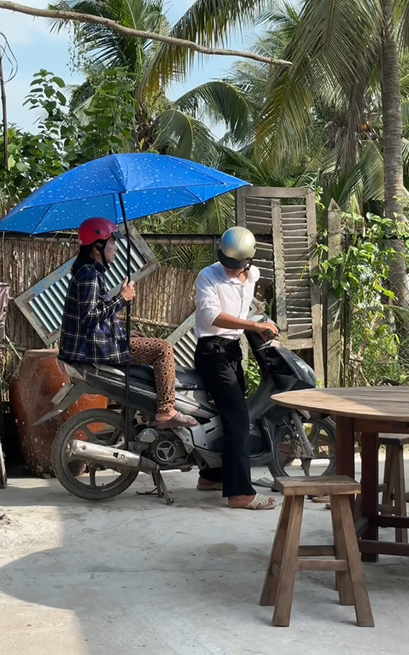 Khám Phá Hành Trình Lê Tuấn Khang: Từ Chàng Chăn Vịt Đến Nữ Hoàng TikTok Với Hàng Trăm Triệu View