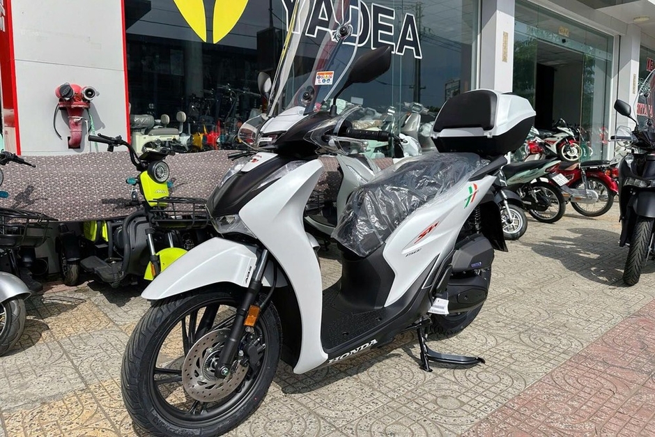 Khám Phá Honda SH Ý Mới Nhất Tại Việt Nam: Điều Gì Khiến Mức Giá Hơn 200 Triệu Đồng Đáng Để Chờ Đợi?